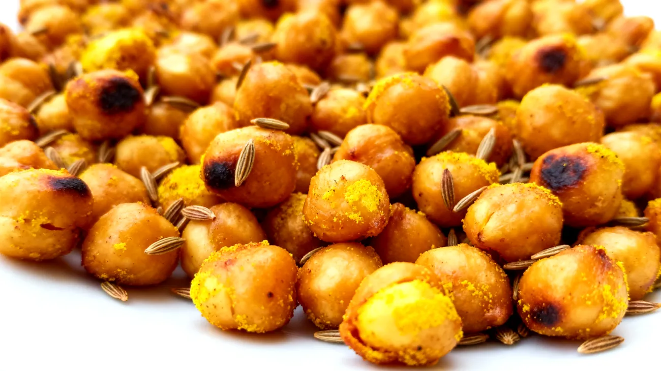 Geröstete Kichererbsen mit Kurkuma und Fenchelsamen"